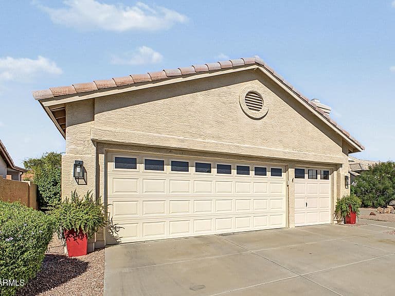 10624 E HALLEY Drive photo 4