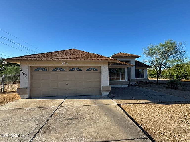 2707 W IRVINE Road photo 2