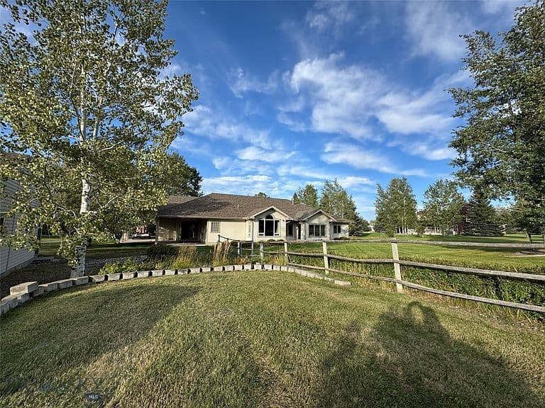 132 Lucille Ln photo 4