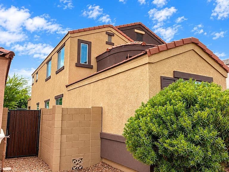 1019 W INDIGO Street photo 3