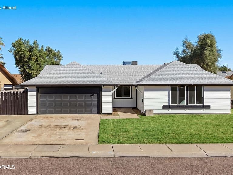 6420 W College Drive photo 1
