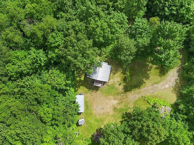 801 Deep Gibou Road photo 2