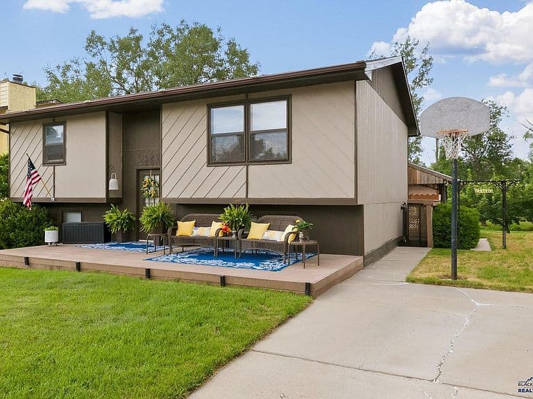 3309 Hall St photo 1