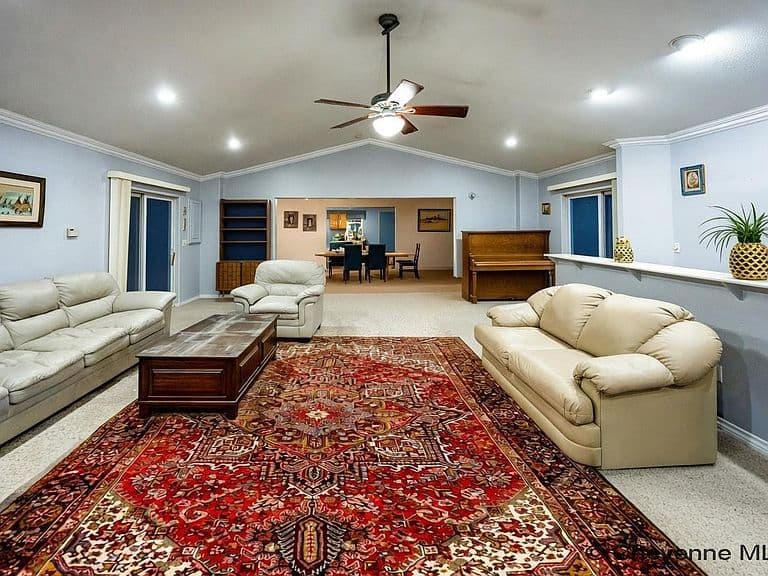 736 Valley View Dr photo 3