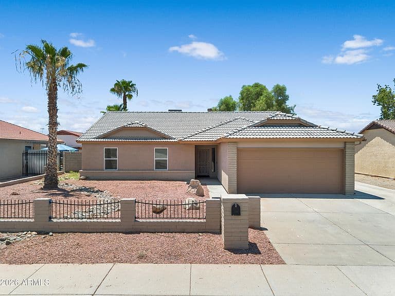 6321 W BERYL Avenue photo 2