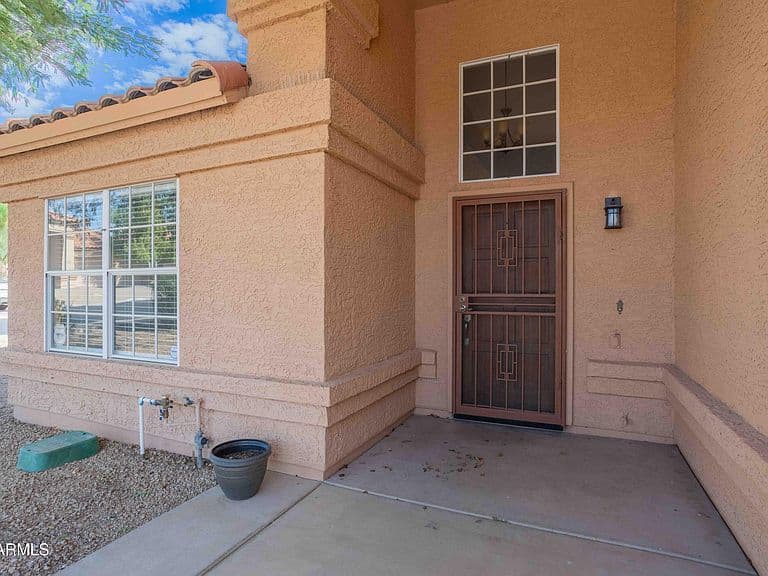 16811 S 13TH Place photo 3