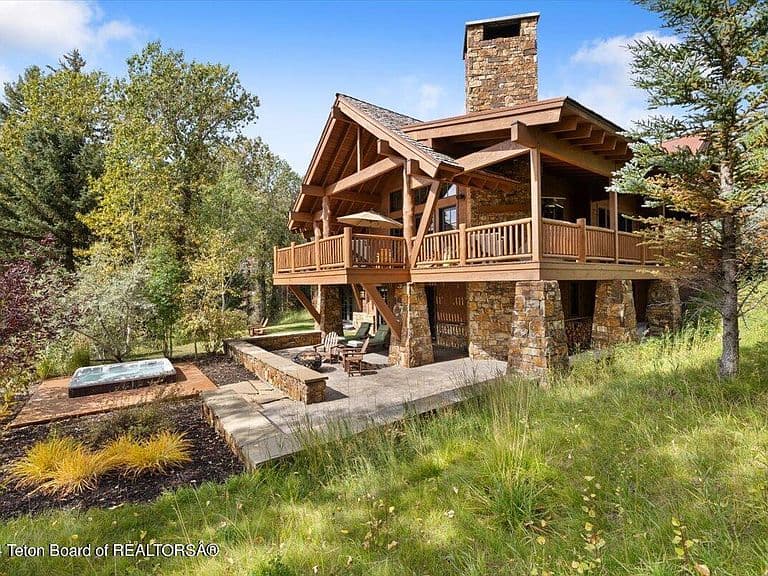 590 W Lodge Cottage Dr photo 1