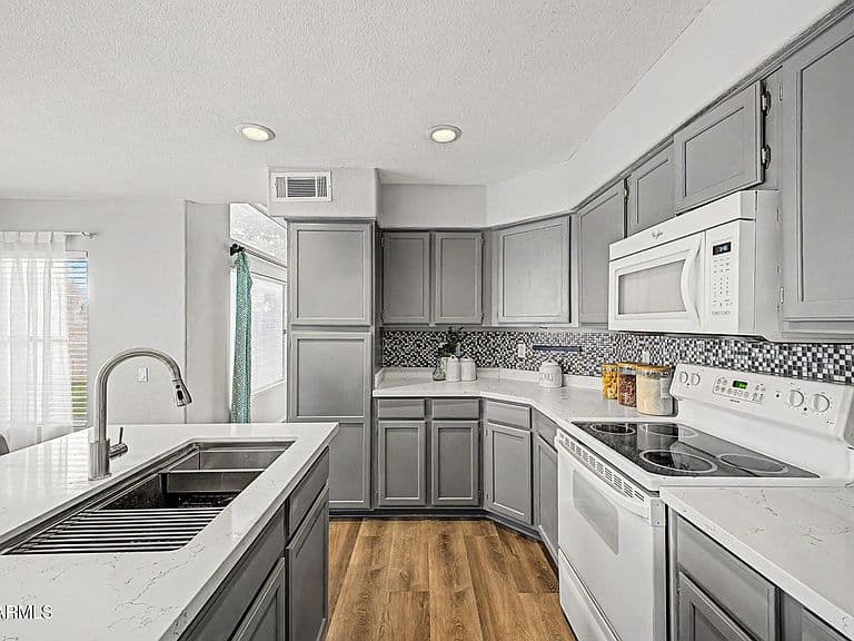 1360 W GAIL Drive photo 2