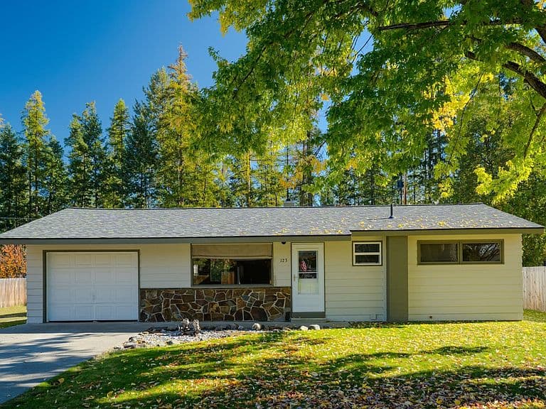 123 Highwood Dr photo 1
