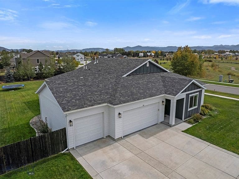 98 Caitlin Rd photo 5