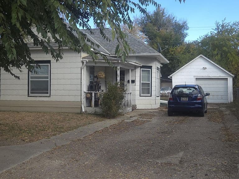 1125 N Sheridan Ave photo 2