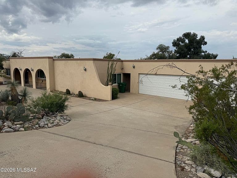 6401 N Camino Katrina photo 1
