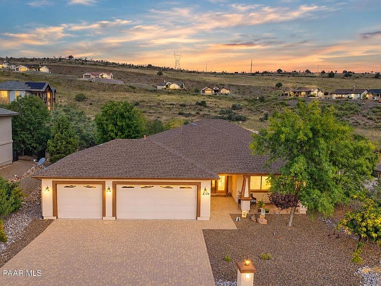 4739 Sharp Shooter Way photo 1