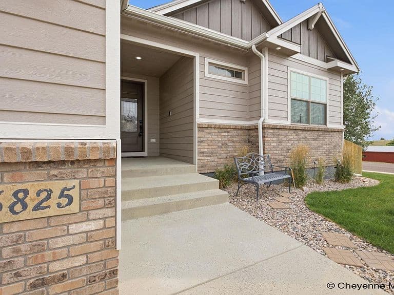 5825 Indigo Dr photo 2