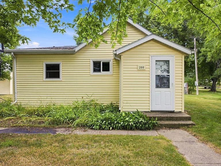 200 Grant St N photo 1