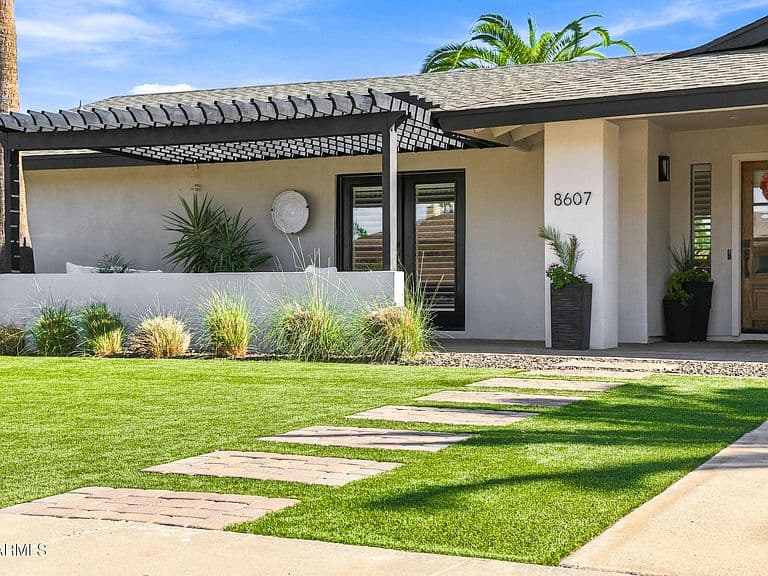 8607 E SAN DANIEL Drive photo 5
