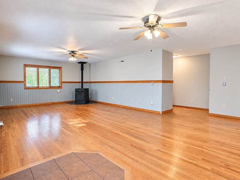 426 Queens Way photo 4