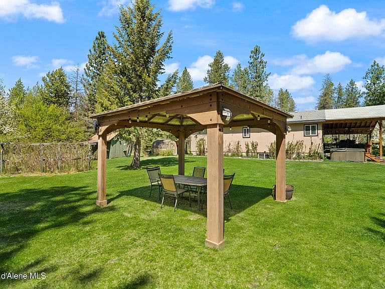 418 Eagle Dr photo 3