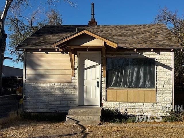1040 2nd Ave W photo 1