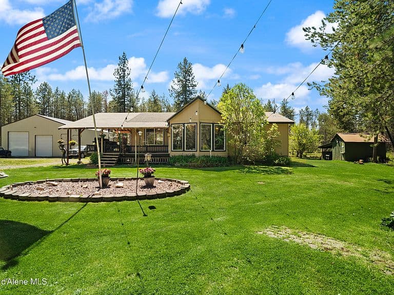 418 Eagle Dr photo 1