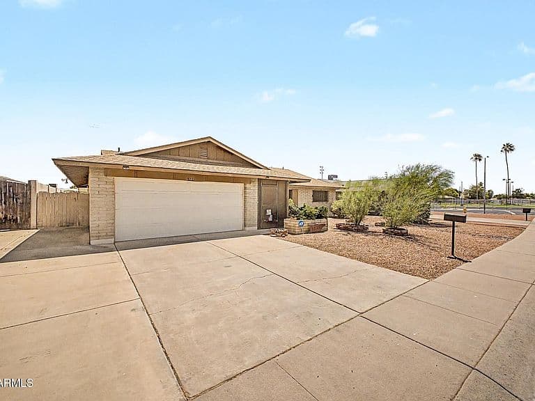 5221 W EVANS Drive photo 2