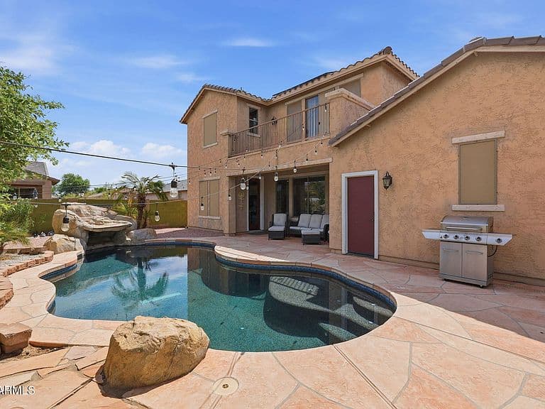 2468 N CASA GRANDE Avenue photo 1