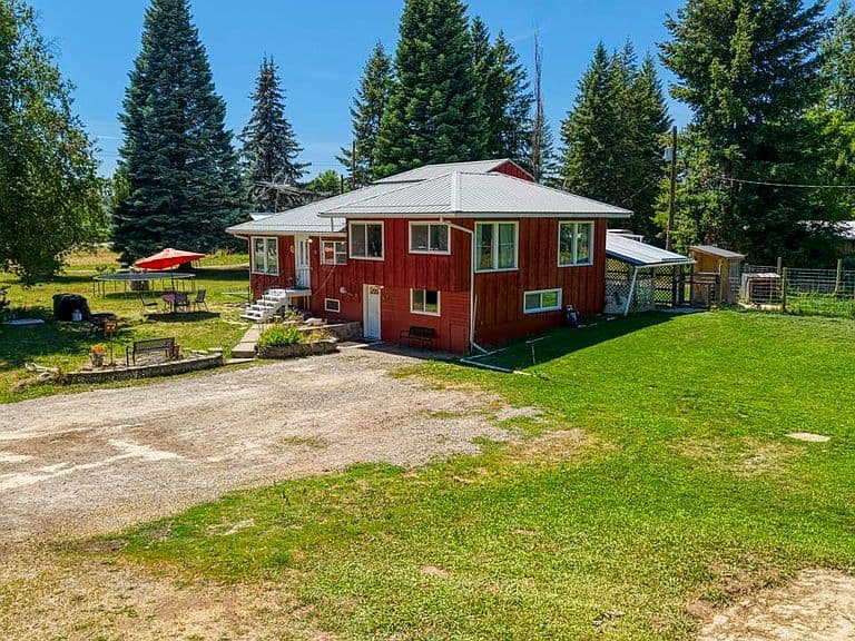 65085 Highway 2 photo 1