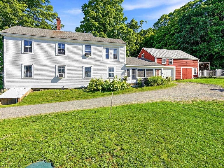 531 Sanborn Road photo 2