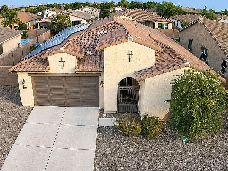 18579 W PIERSON Street photo 1