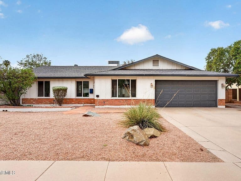 1885 E GENEVA Drive photo 1