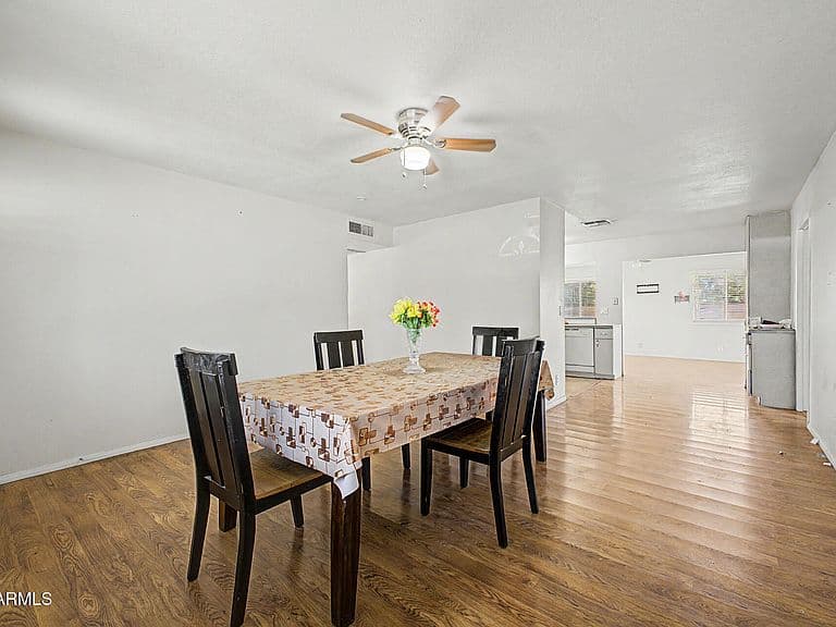9822 N 47TH Drive photo 5