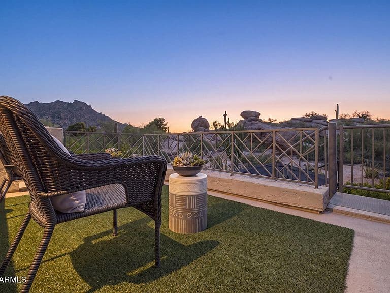 1018 N BOULDER Drive photo 4