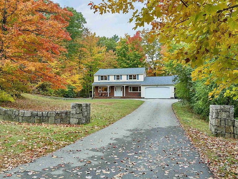 24 Ridgewood Drive photo 1