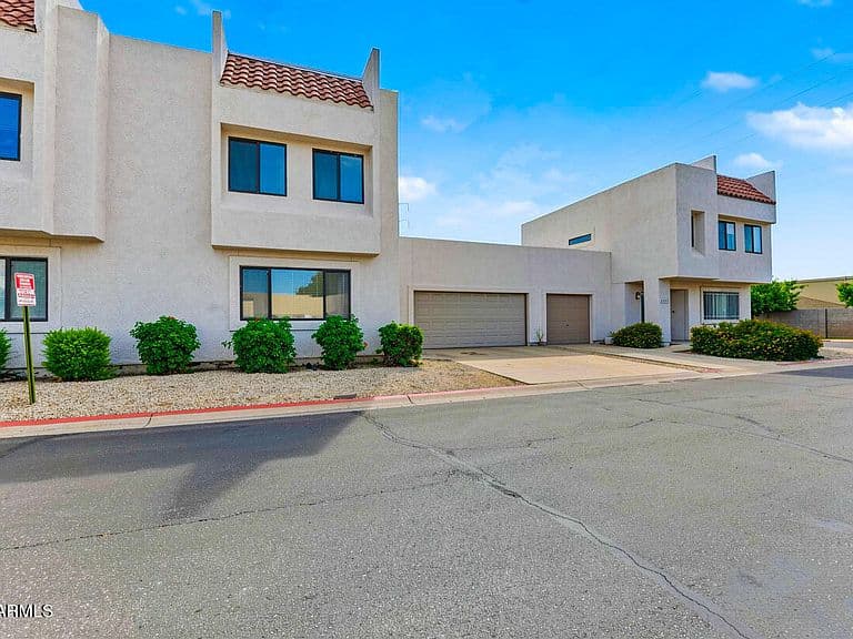 2573 W MONTE CRISTO Avenue photo 3