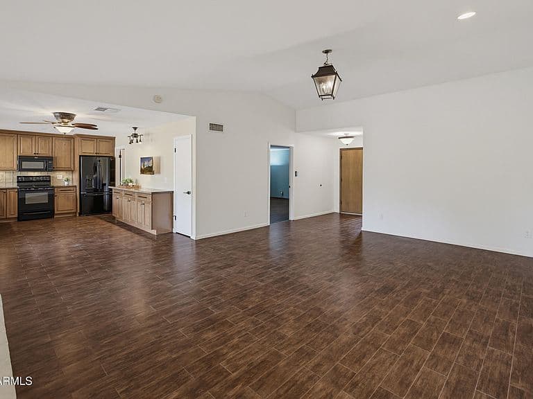 14238 N 61st Street photo 4