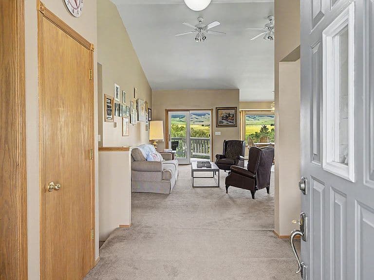 133 Amber Ln photo 3