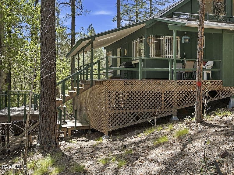 2810 E Aspen Ln photo 3