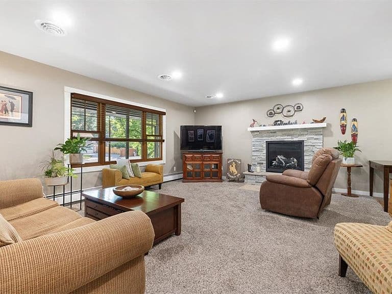 2720 Poly Dr photo 4