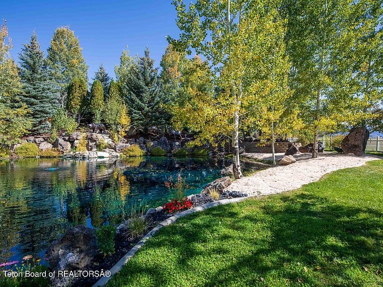 1255 Lost Creek Rd photo 5