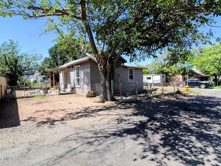 5528 S GLENDALE Avenue photo 2