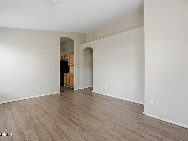 2049 N 109TH Avenue photo 3