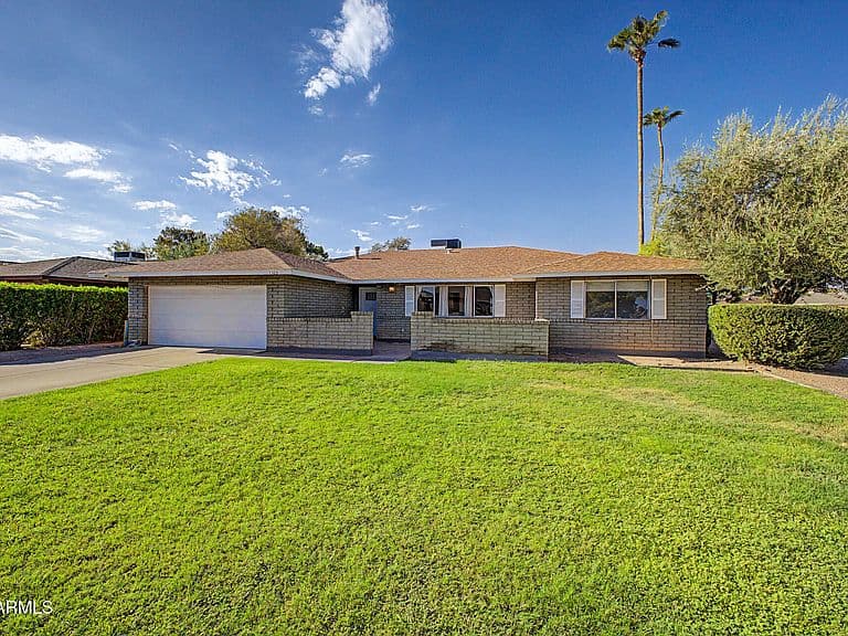 1103 E WATSON Drive photo 2