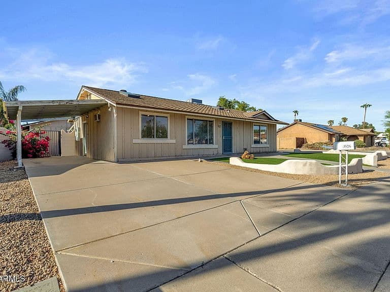 3526 E ANDERSON Drive photo 3