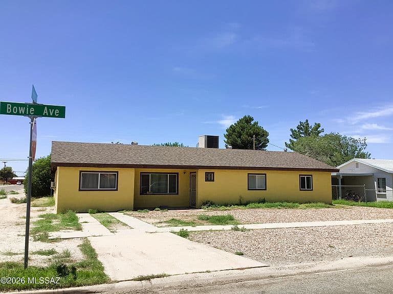 300 N Bowie Ave photo 1