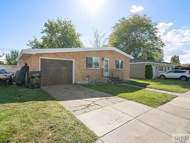 239 Ramona Ave photo 4