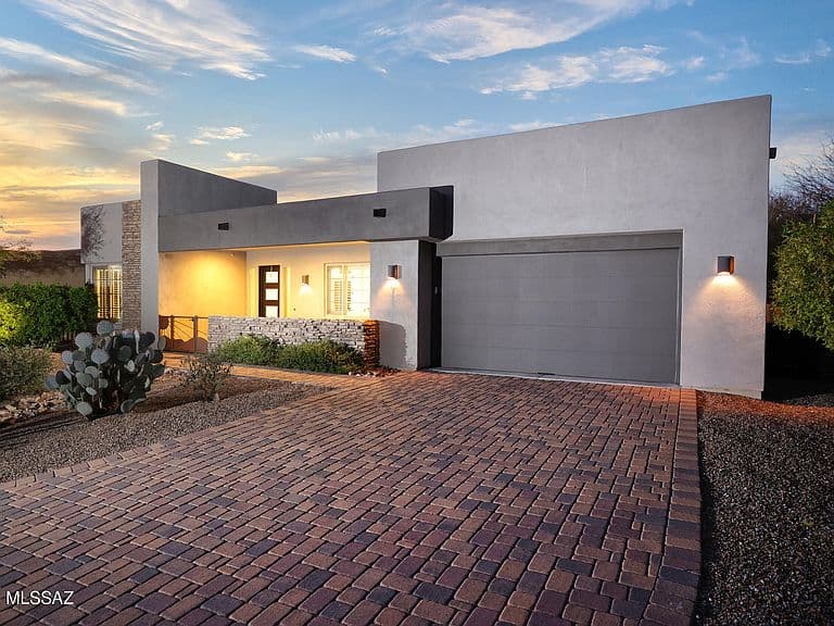 917 W Enclave Canyon Ct photo 2