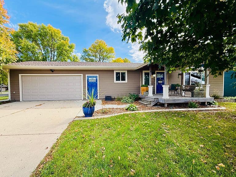 207 Hickory St photo 1