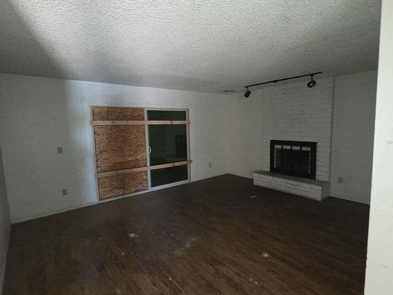 901 W ANGELA Drive photo 3