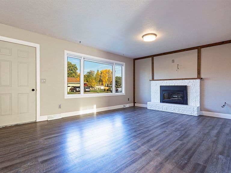 3216 Park St photo 3