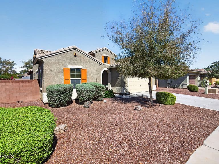 18576 W KENDALL Street photo 3